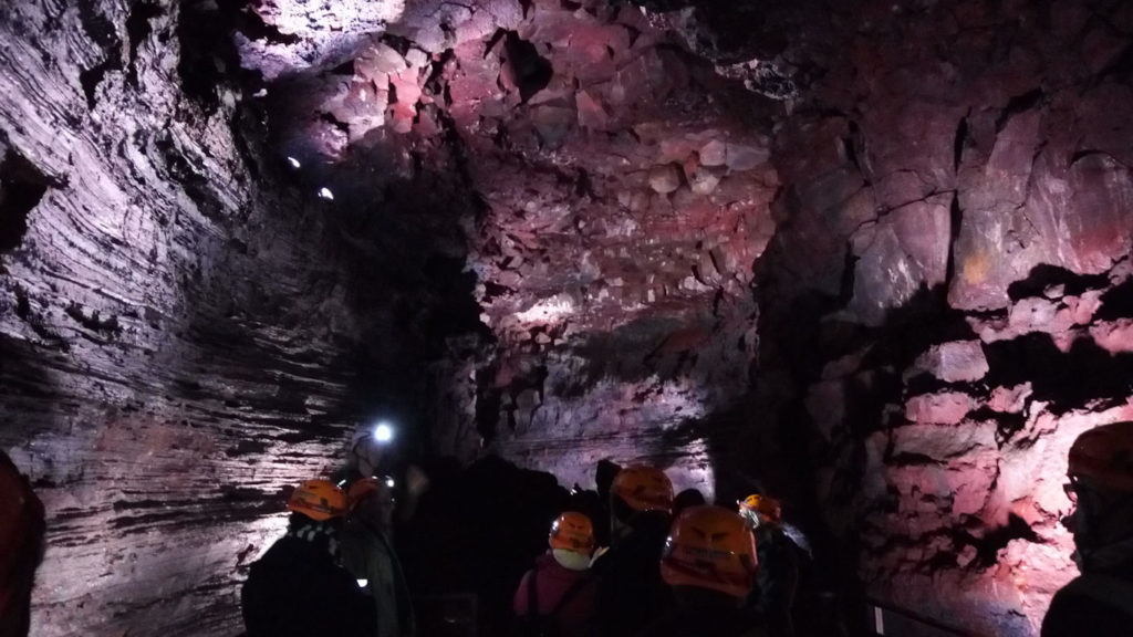 Grotte nell'Islanda dell'Ovest