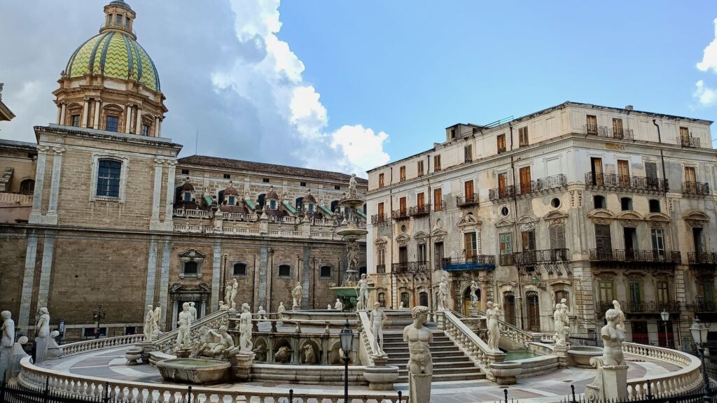 Piazza della Vergogna e Fontana Pretoria, Palermo
