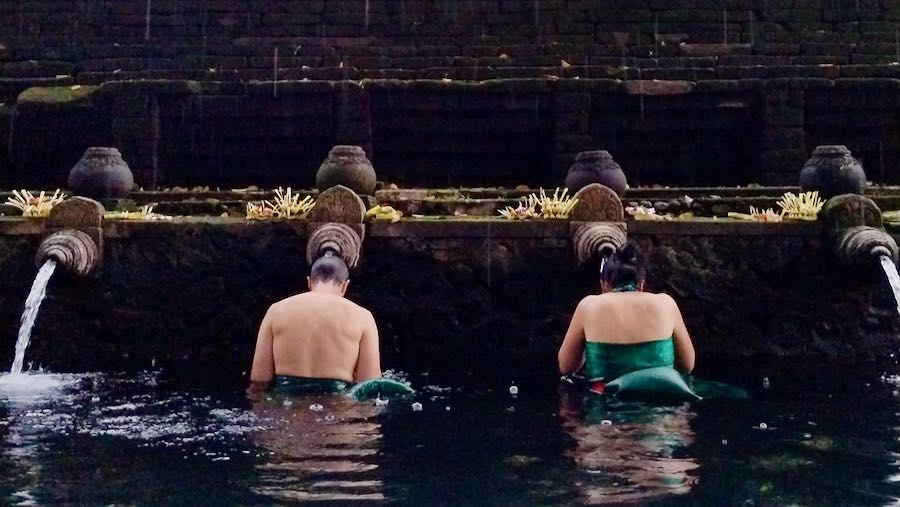 Purificazione a Tirta Empul
