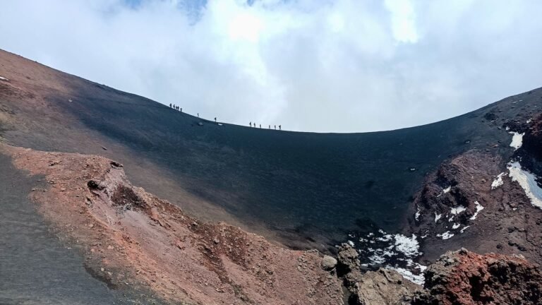 Escursionisti sull'Etna